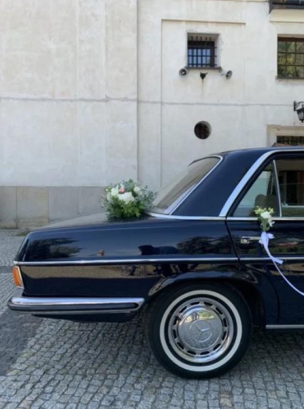 Auto do ślubu Mercedes Benz z 1973 roku Klasyczna i